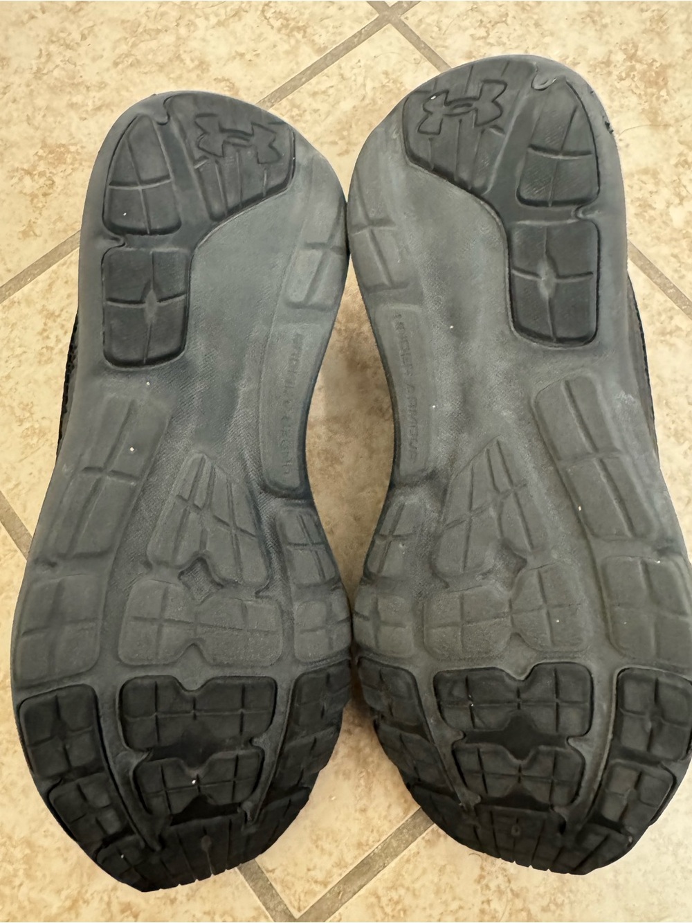Under Armour Men's Black Mesh Athletic Running Shoes - Picture 5 of 5
